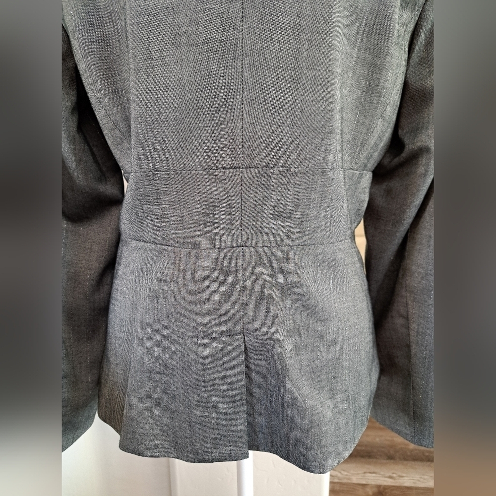 Trulli Elegant Gray Metallic Blazer with Belted Waist Pleated Pockets Size 8P - Picture 4 of 10